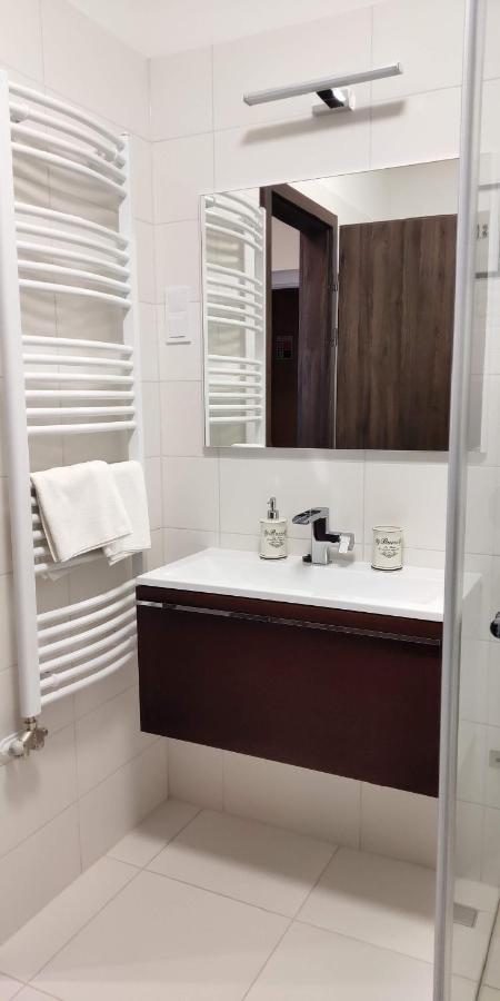 Pe-Ki Apartman Székesfehérvár Szekesfehervar Exterior foto