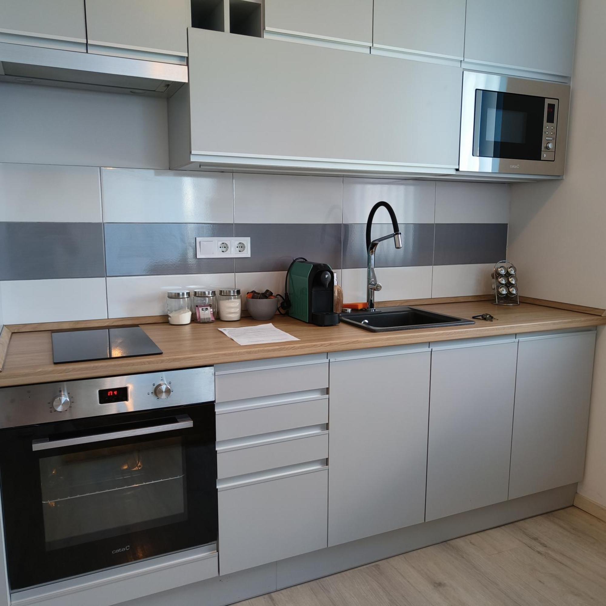 Pe-Ki Apartman Székesfehérvár Szekesfehervar Exterior foto