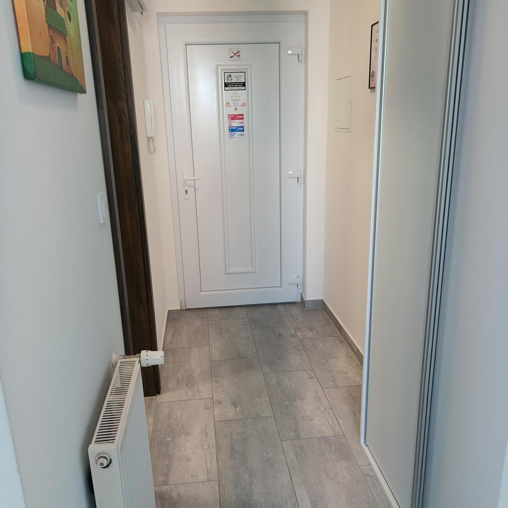 Pe-Ki Apartman Székesfehérvár Szekesfehervar Exterior foto